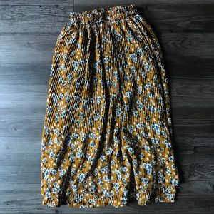 Flowy Floral Layered Midi Skirt 🍂